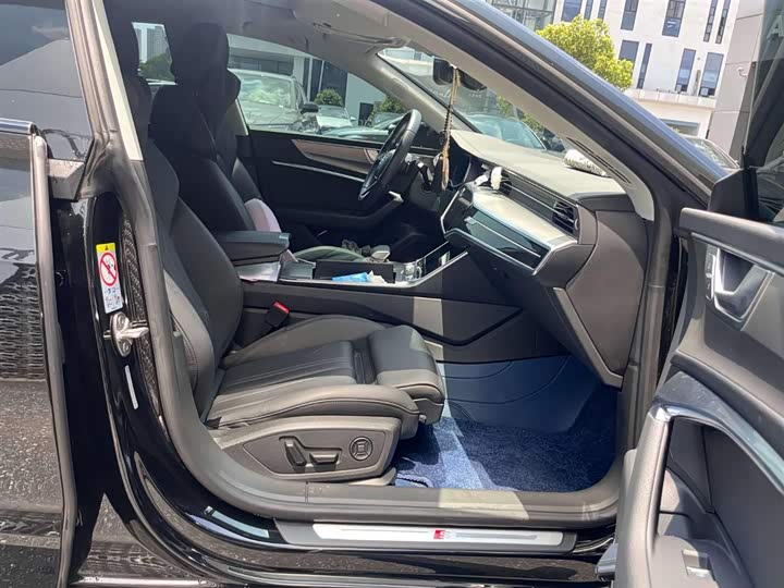 Фото 9 - Audi A7