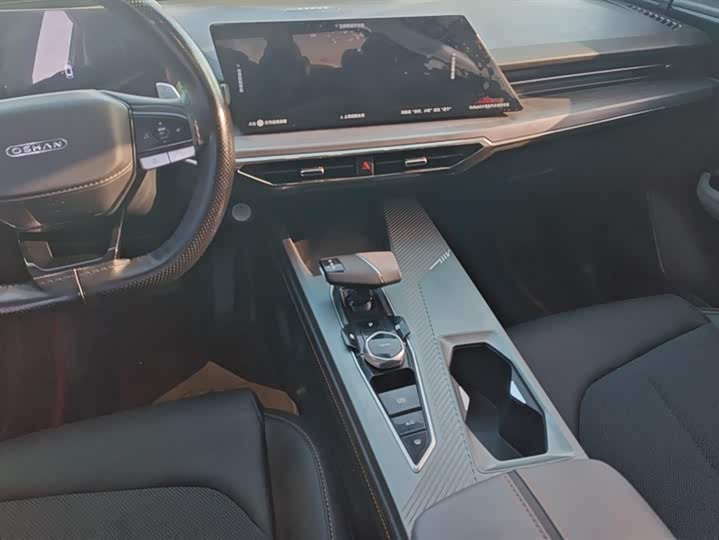 Фото 16 - Changan Oshan Z6