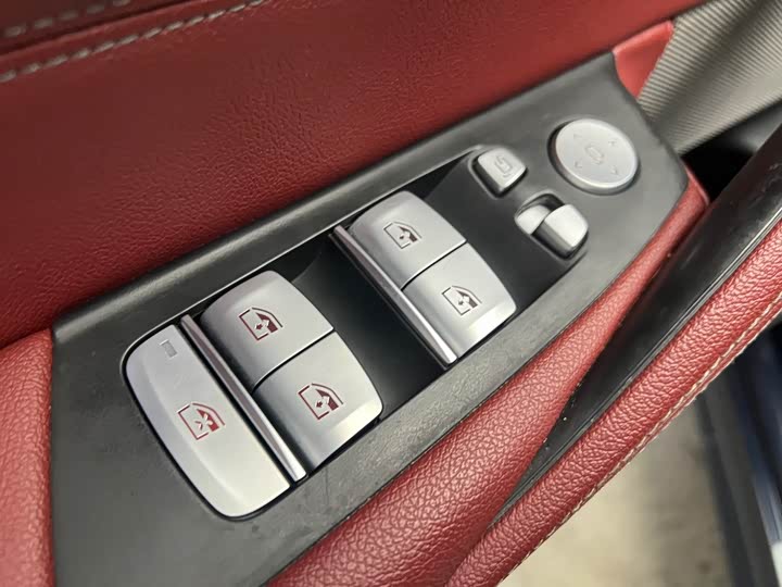 Фото 17 - BMW 5 Series