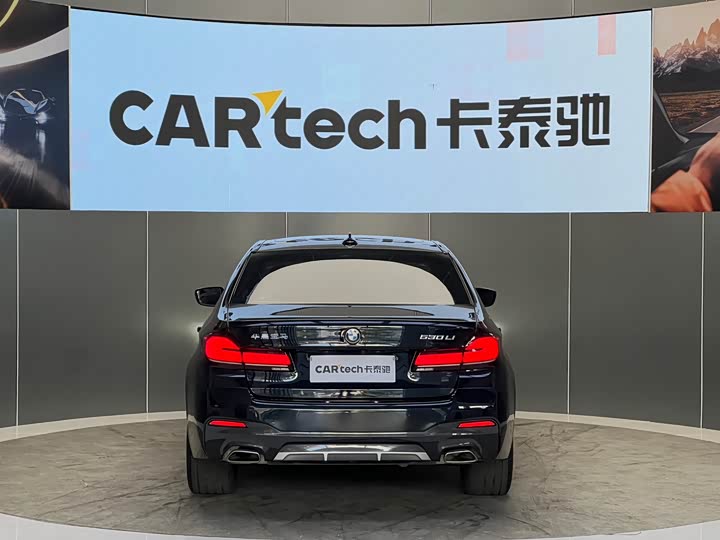 Фото 22 - BMW 5 Series