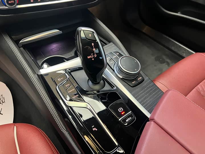 Фото 9 - BMW 5 Series