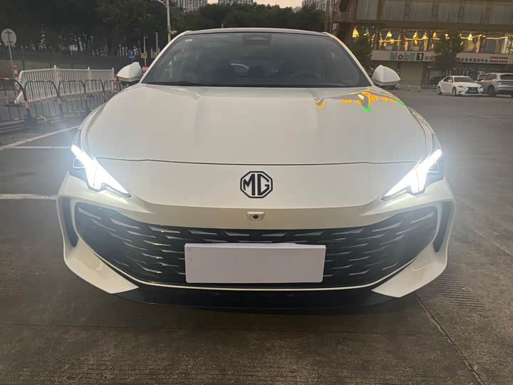 Фото 2 - MG Motor 7