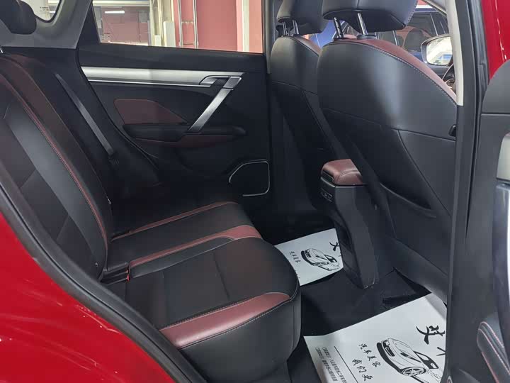 Фото 10 - Geely Coolray