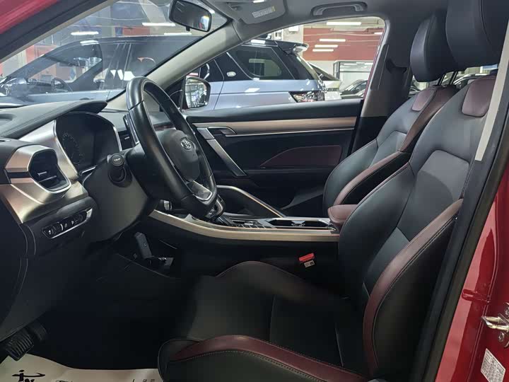 Фото 7 - Geely Coolray