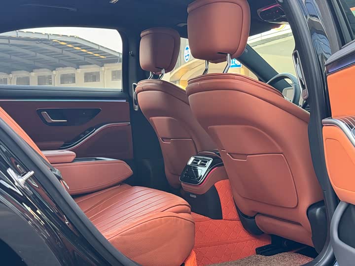 Фото 11 - Mercedes-Benz S-Class