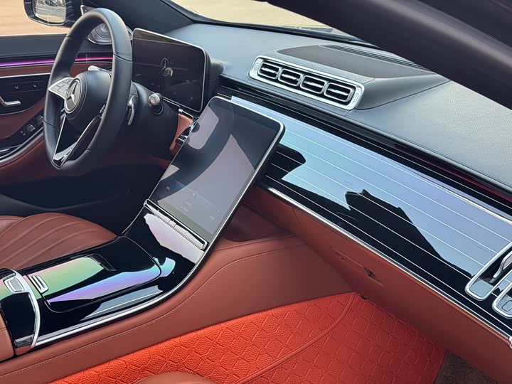 Фото 13 - Mercedes-Benz S-Class