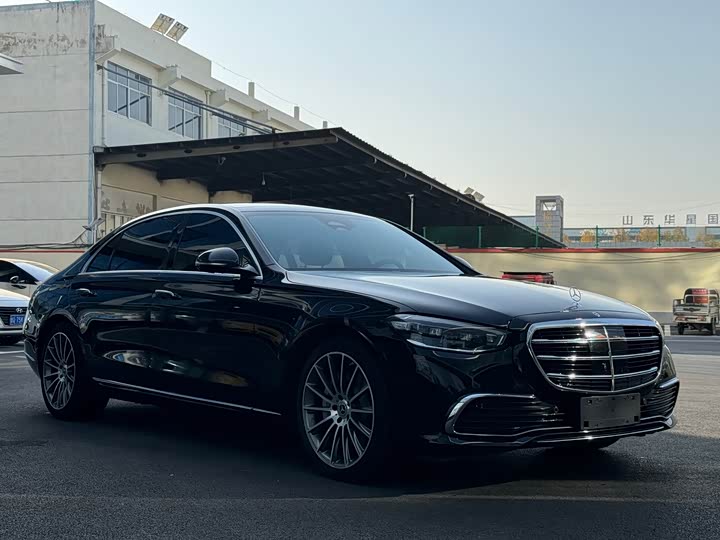 Фото 3 - Mercedes-Benz S-Class