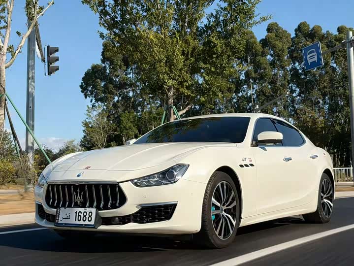 Фото 2 - Maserati Ghibli