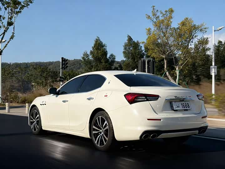 Фото 5 - Maserati Ghibli