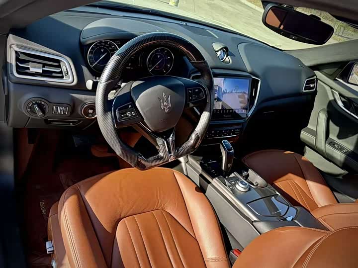 Фото 7 - Maserati Ghibli