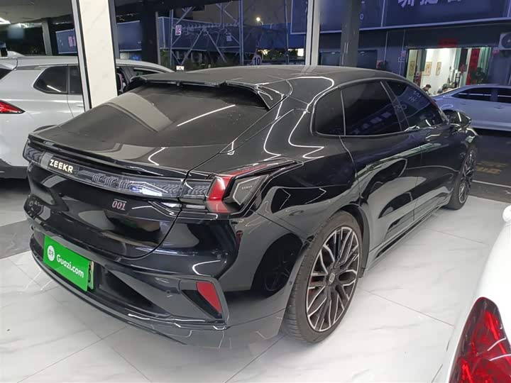 Фото 7 - Zeekr 001