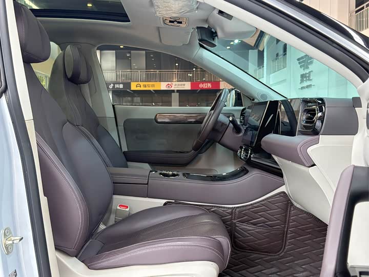 Фото 9 - Leapmotor C11