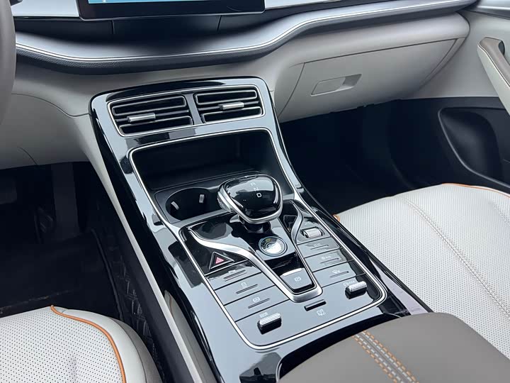 Фото 12 - BYD Qin Plus