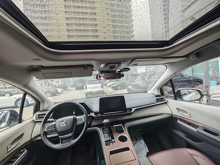 Фото 6 - Toyota Sienna