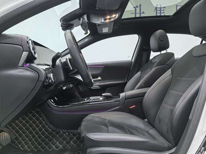 Фото 11 - Mercedes-Benz A-Class