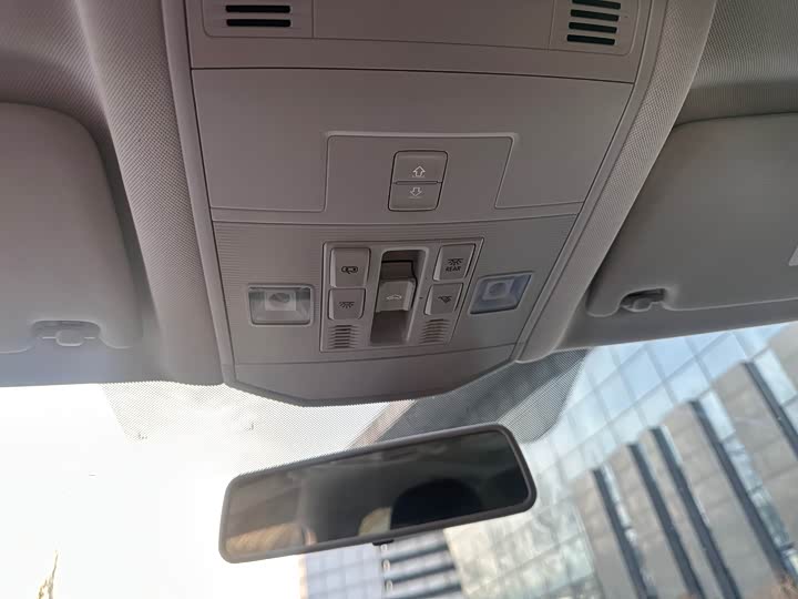 Фото 13 - Volkswagen T-Roc