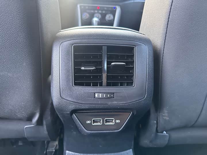 Фото 16 - Volkswagen T-Roc