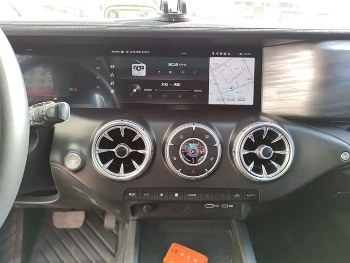 Фото 13 - Tank 300