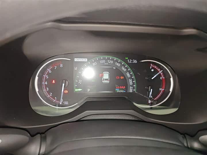 Фото 12 - Toyota RAV4