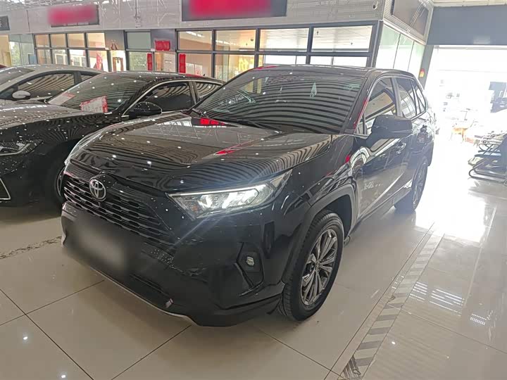 Фото 2 - Toyota RAV4