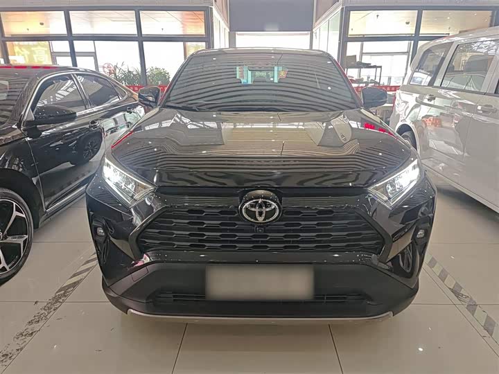 Фото 3 - Toyota RAV4
