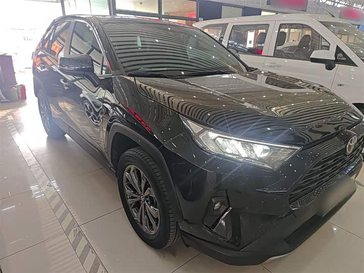 Фото 4 - Toyota RAV4