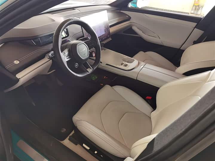 Фото 15 - Xiaomi SU7