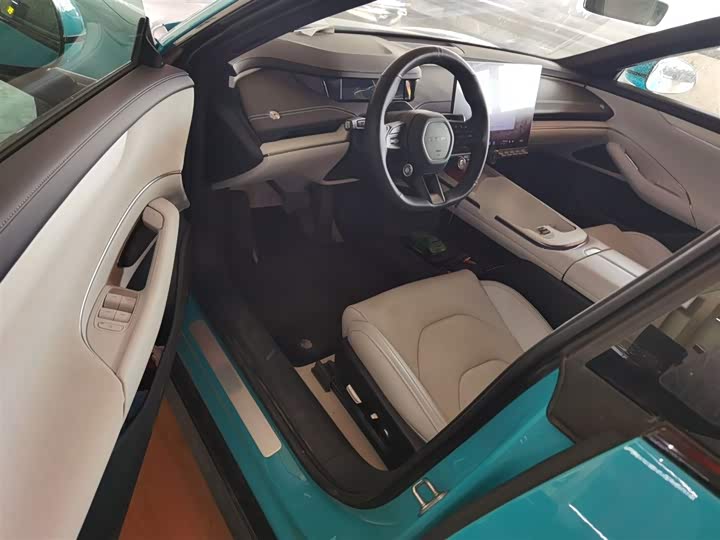 Фото 16 - Xiaomi SU7