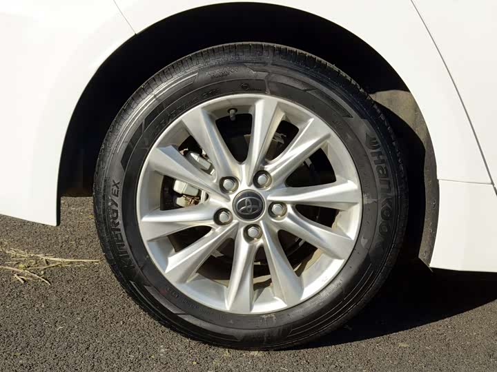 Фото 5 - Toyota Corolla