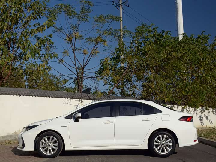 Фото 7 - Toyota Corolla