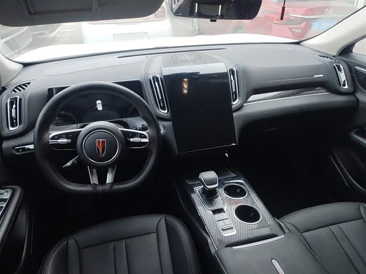 Фото 10 - Hongqi HS3 Hybrid