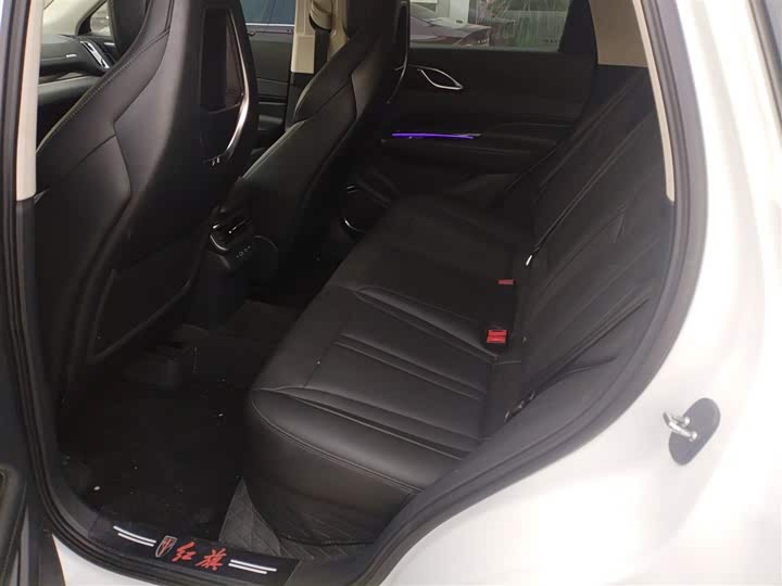 Фото 17 - Hongqi HS3 Hybrid