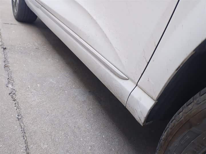 Фото 21 - Hongqi HS3 Hybrid