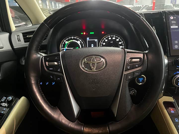 Фото 11 - Toyota Alphard