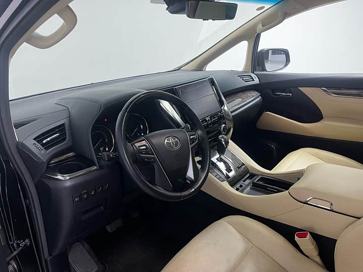 Фото 17 - Toyota Alphard