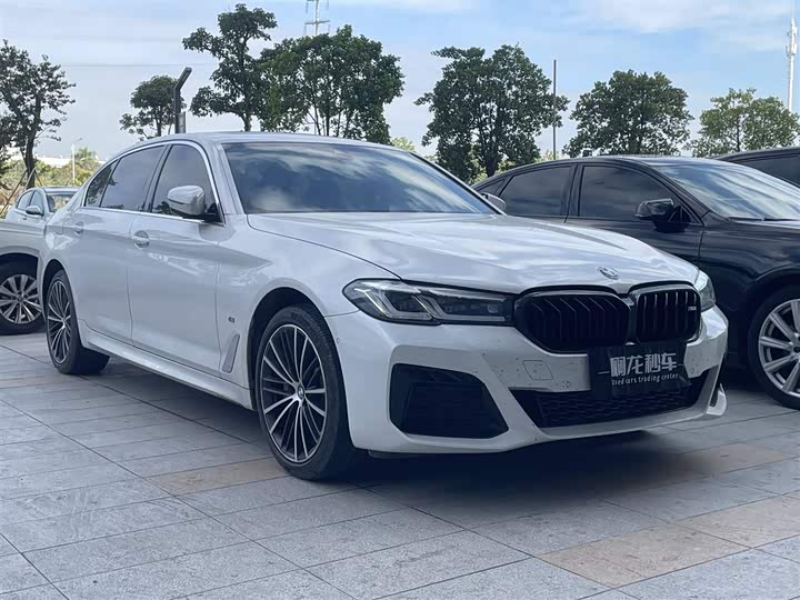 Фото 3 - BMW 5 Series