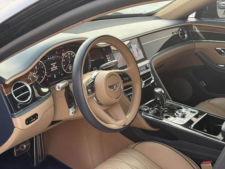 Фото 5 - Bentley Flying Spur