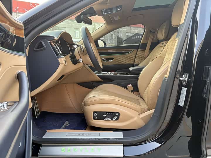 Фото 6 - Bentley Flying Spur