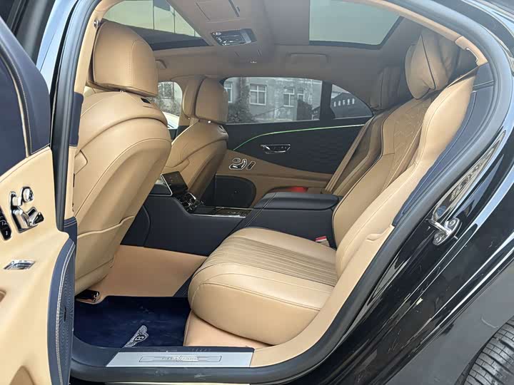 Фото 7 - Bentley Flying Spur