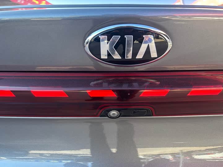Фото 14 - Kia K5