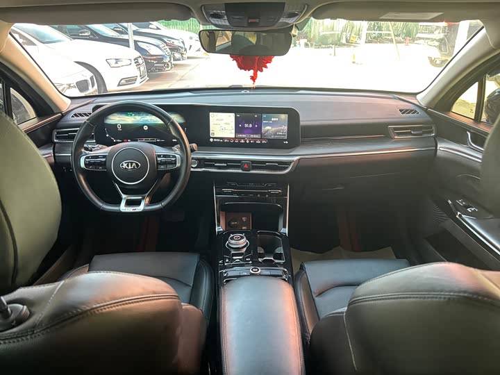 Фото 21 - Kia K5