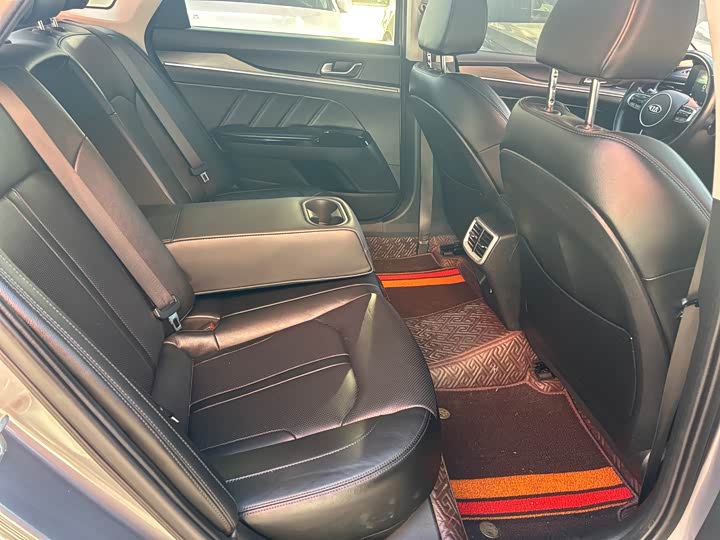 Фото 25 - Kia K5