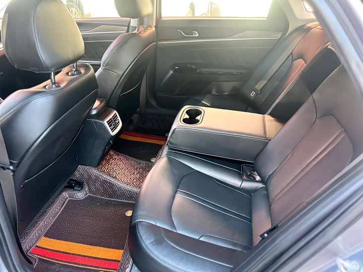 Фото 26 - Kia K5