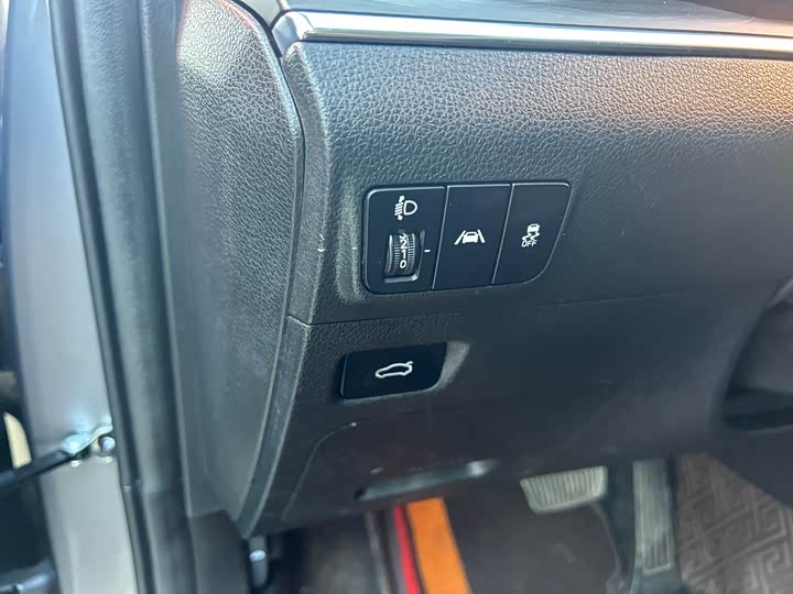 Фото 29 - Kia K5