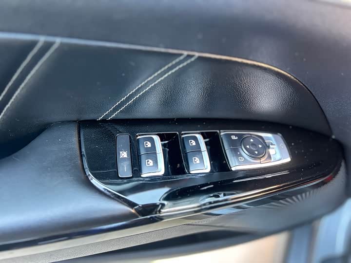 Фото 30 - Kia K5