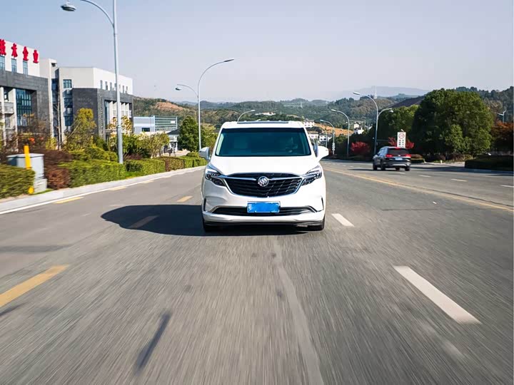 Фото 14 - Buick GL8 ES