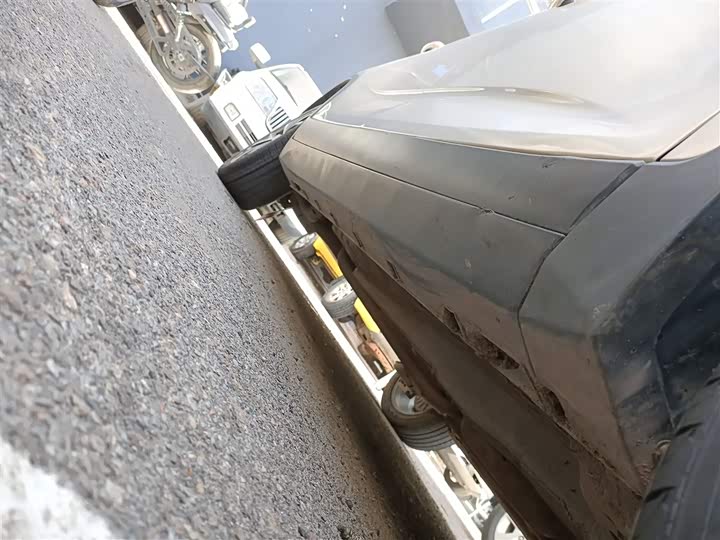 Фото 21 - Geely Emgrand GS