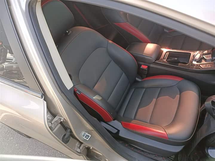 Фото 25 - Geely Emgrand GS