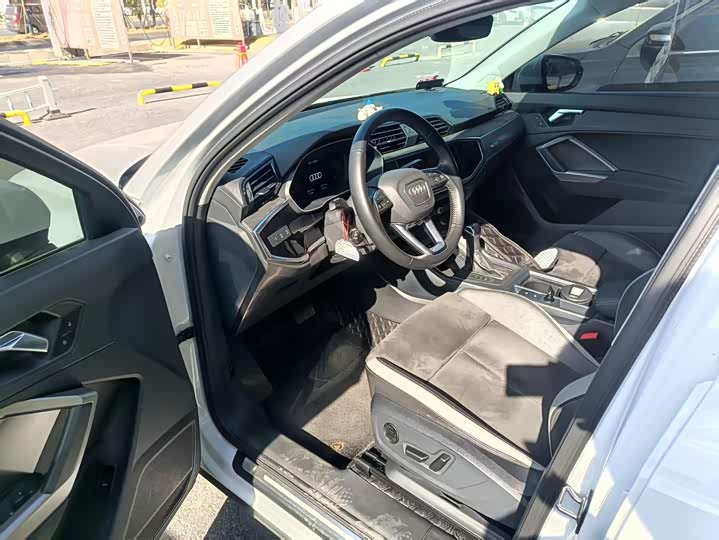 Фото 6 - Audi Q3