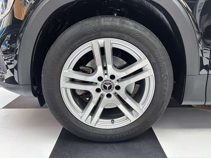 Фото 4 - Mercedes-Benz GLB-Class